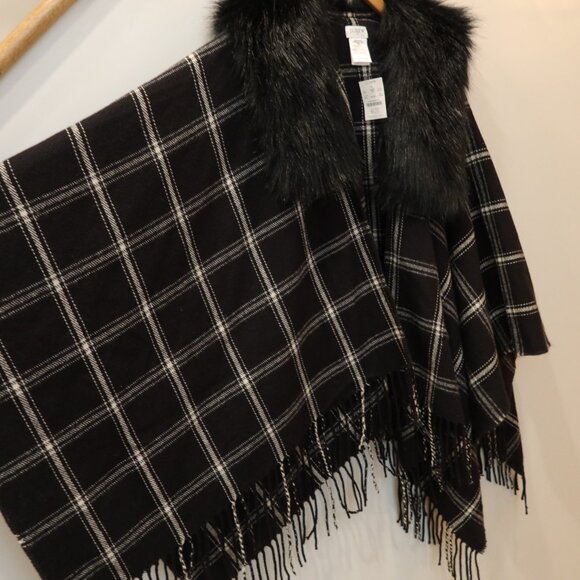 NWT JCREW plaid cape scarf wrap black white fringe faux fur holiday cozy elegant - Picture 4 of 8